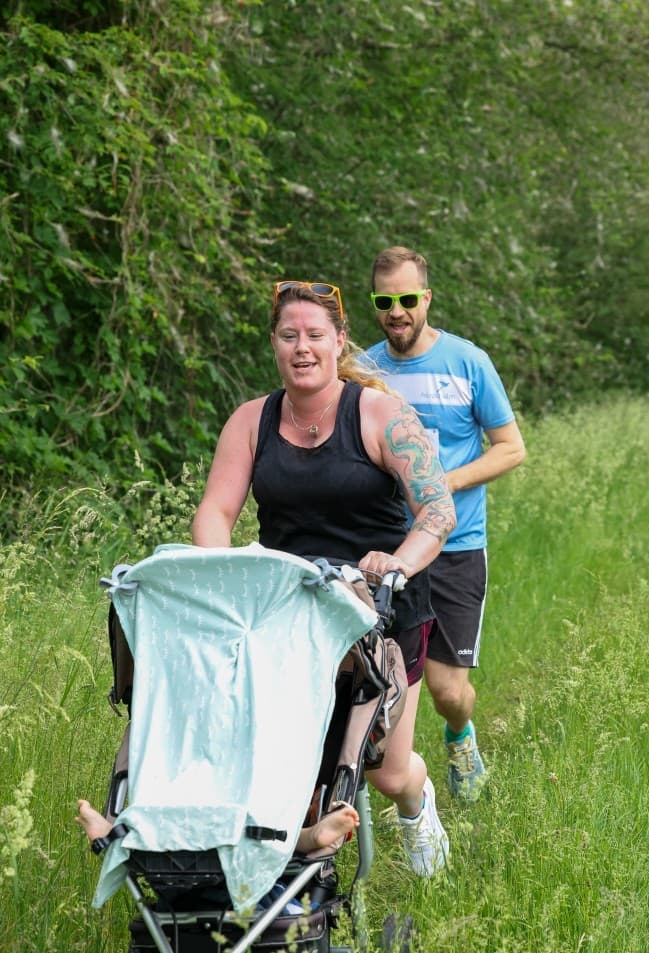 Lauf mit Kinderwagen – Stimmung am Donauweg